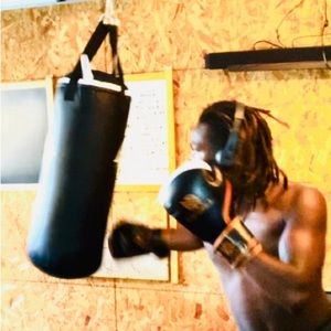 Everlasting punching bag